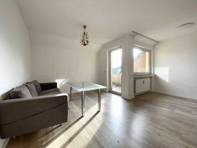 � WBS erforderlich – 2,5-Zimmer-Dachgeschosswohnung mit � zwei Balkonen & � EBK