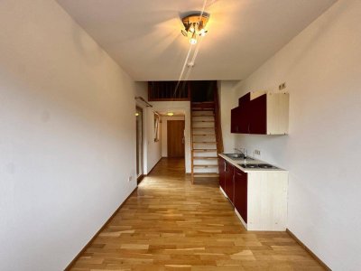 Helle Loftwohnung mit Balkon und Stellplatz