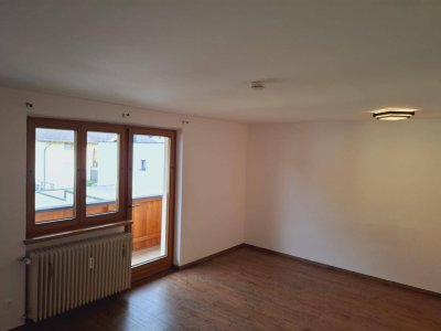 Moderne 2-Zimmer Wohnung mit Balkon und Parkplatz