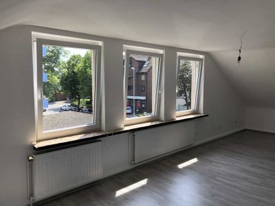 Komplett sanierte zwei Zimmer Dachgeschosswohnung in Oberdümpten