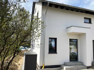 Erstbezug: gut geschnittene Doppelhaushälfte mit hochwertiger Ausstattung in Dahlewitz
