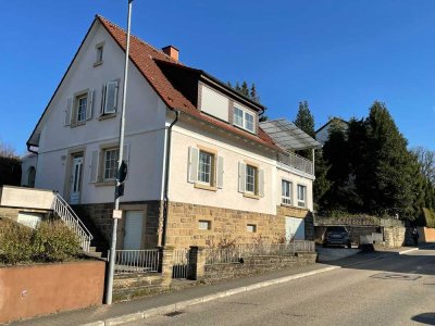 Stilvolles Einfamilienhaus mit  Potenzial auf großzügigem Grundstück
