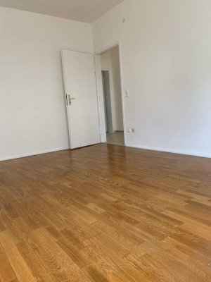 Helle 2-Zimmer Wohnung mit Wohnküche und Balkon