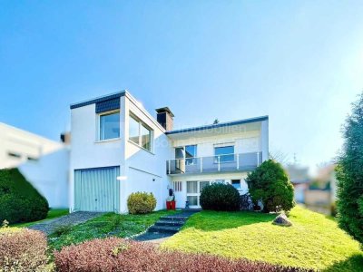 Niederbachem - Traumhaus mit Garten und Garage sucht neue Eigentümer!