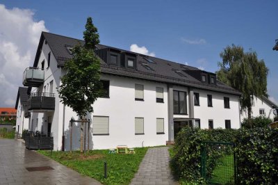 Äußerst attraktive neu sanierte DG  4-Zimmer in Toplage