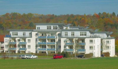Sonnige Wohnung mit Balkon im Grünen