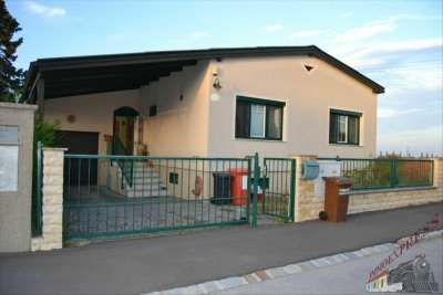 Traumhafter Bungalow im Grünen - letztes Haus in der Straße mit Weitblick