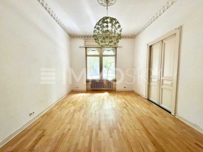 ** Einmalige Chance! Zentrale Altbauwohnung im Dichterviertel! **