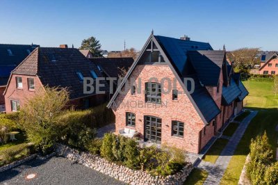 Exklusives Neubau-Endreihenhaus in Tinnum/Sylt: Traumhafte Ausstattung mit Garten und Terrasse!