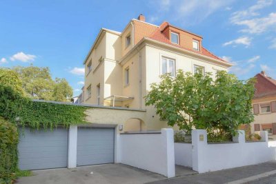 Moderne 3-Zimmer-Erdgeschosswohnung mit Küche, 2 Garagenstellplätzen und großzügiger Terrasse