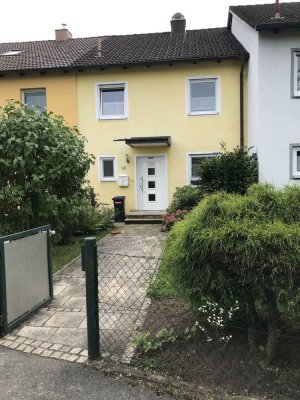 Reihenhaus mit Garten und Garage zu vermieten