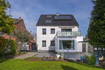 FREISTEHENDES & MODERNISIERTES ZWEIFAMILIENHAUS NAHE SCHLOSS RHEYDT!