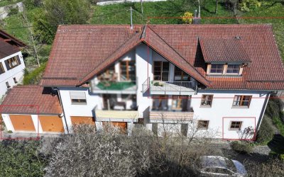 3-ZIMMER -  DACHGESCHOSS-WOHNUNG  IN  RUHIGER  UND  BEVORZUGTER  LAGE