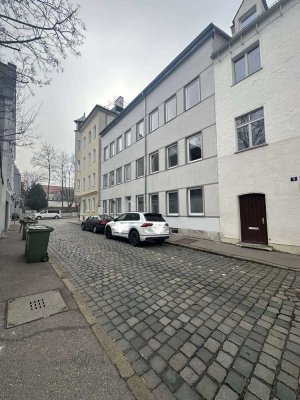 Gepflegte und Zentral gelegene 3 ZKB Wohnung zu Verkaufen