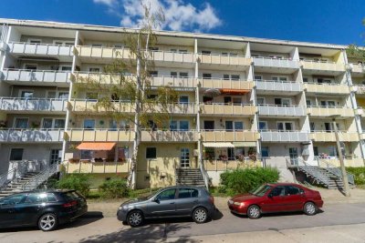 Sanierte 3-Raum-Wohnung mit Dusche und Balkon zu vermieten!