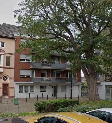 Freundliche und modernisierte 3-Zimmer-Wohnung mit Balkon in Düren