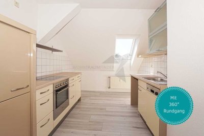 Gemütliche 3 Raum DG-Wohnung mit Einbauküche, Tageslichtbad und PKW-Stellplatz