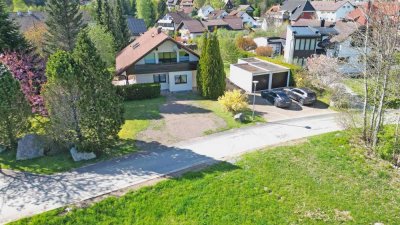 Traumhaftes Einfamilienhaus mit Alpenblick auf großzügigem Grundstück in Häusern!