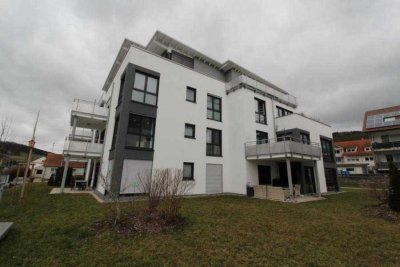 Moderne, helle 4-Zimmer-Wohnung mit Balkon und Einbauküche in Geisingen