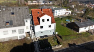 +++ Charmantes, modernisiertes Ein- bis Zweifamilienhaus mit Doppelgarage, Garten, Terrasse und h...