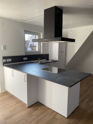 Erstbezug nach Sanierung: ansprechende 2,5-Zimmer-Wohnung mit EBK und Balkon in Rottenburg