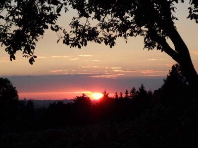 GENIESSEN SIE DEN SONNENUNTERGANG AUF DER TERRASSE IHRES EIGENEN HAUSES! TEL. 01714863595