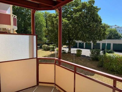 3-Raum-Wohnung im Erdgeschoss mit ebenerdiger Dusche und Balkon