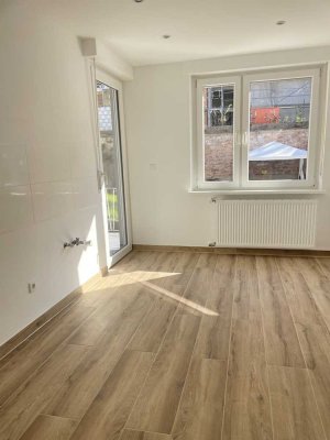 Kernsaniert 2025: 3 ZKBEG mit Stellplatz, neue Heizung, provisionsfrei!