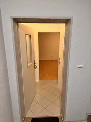 Schöne und vollständig renovierte 1-Raum-Wohnung mit Einbauküche in Kassel