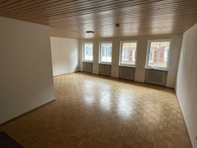Stilvolle 3-Zimmer-Wohnung mit EBK und modernisiert in Tübingen