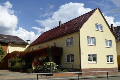 Gepflegter Dreiseithof in Meeder mit separatem Gartengrundstück