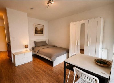 Möbliertes Apartment  mit Balkon und Aufzug