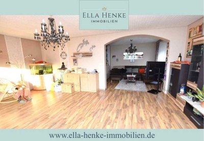Top gepflegter Bungalow für 2 Parteien: 140m² vorn + 85m² hinten im Anbau.