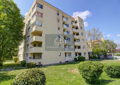 Wohlfühlen mit Blick ins Grüne: helle 2-Zimmer-Wohnung mit Loggia – sofort bezugsfrei