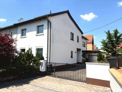 Willkommen daheim: Charmantes Familienhaus mit Garage und Potenzial