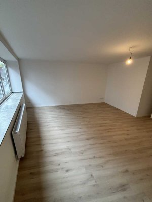 Kernsanierte 2-Zimmer-Wohnung in Toplage am Elisenbrunnen