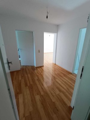 Stilvolle 3-Raum-Wohnung mit Balkon und neuer Einbauküche in Göppingen