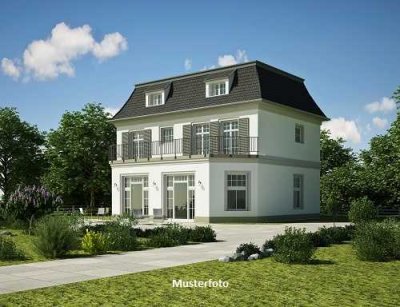 Stadtvilla mit Garage