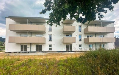 2 MONATE MIETFREI! Moderne Gartenwohnung in Hofkirchen: Erstbezug mit Terrasse und Stellplatz für 549,69 €