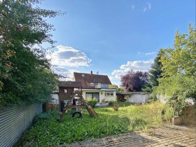TOLLE LAGE IN FÜRTH-UNTERFARRNBACH: GEPFLEGTES EIN-/ZWEIFAMILIENHAUS- 2 GARAGEN - GROSSER GARTEN
