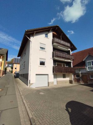 Vermietung 4-Zimmer-Wohnung mit Balkon und Garage