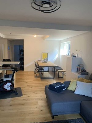 Stylisch & ruhig: 2-Zimmer-Wohnung mit Terrasse im Souterrain