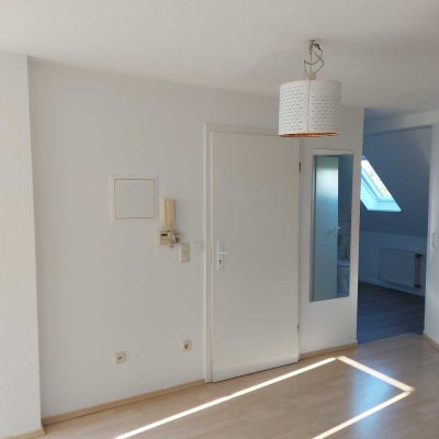Kompakt wohnen: 2-Zimmer-Dachgeschosswohnung in Mönchengladbach