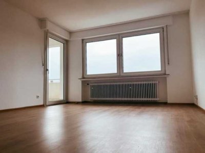 Stilvolle, gepflegte 3-Raum-Wohnung mit Balkon in Bonn