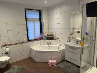 Ansprechende und modernisierte 3-Raum-EG-Wohnung in Mühlau