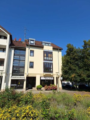 Stilvolle Möblierte 2 Zimmer Wohnung mit Terrasse und ca. 4 Min zur S-Bahn