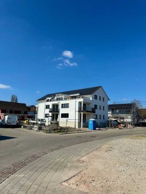 Neubau-Wohnung! Erstbezug! Aufzug! TG!