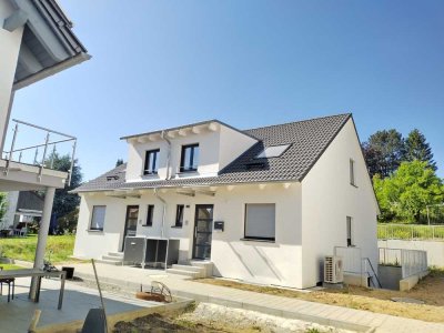 Idyllische & neuwertige 5-Zimmer-DHH mit EBK in Magstadt - Perfekt für Familien
