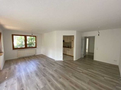 Gepflegte 3-Zimmer-Wohnung mit Balkon und zwei Stellplätzen in ruhiger Lage von Ebhausen
