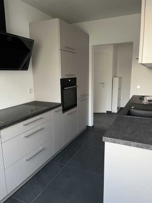 Geschmackvolle 2-Zimmer-Wohnung mit gehobener Innenausstattung mit Balkon und EBK in Mannheim